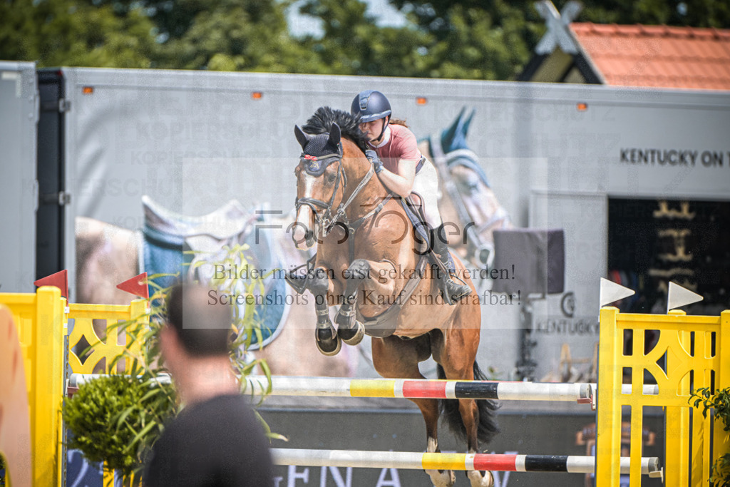 DOS_4457 | Entdecke hochwertige Reitturnierfotos von Foto Oger. Professionell, emotional und authentisch – jetzt Lieblingsmomente im Shop bestellen.Deutschlandweite Turnierfotografie. - Realisiert mit Pictrs.com