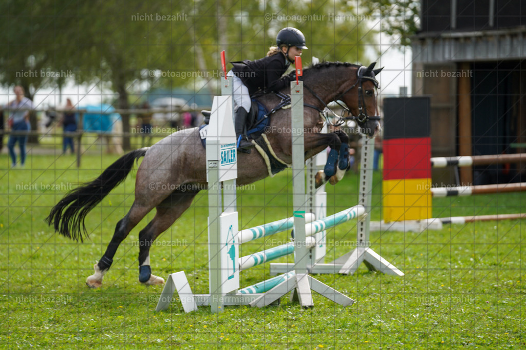 20230917-FAH09189 | Landsberg am Lech, 2023, Kaufbeuren, Kempten, Allgäu, Turnierfotografen Bayern, Fotoagentur Herrmann, Turnierbilder, Reitsport Fotos, Pferdefotograf, Augsburg, Bad Tölz, Dachau, Karlsfeld, Memmingen, Buchloe, Schwabmünchen