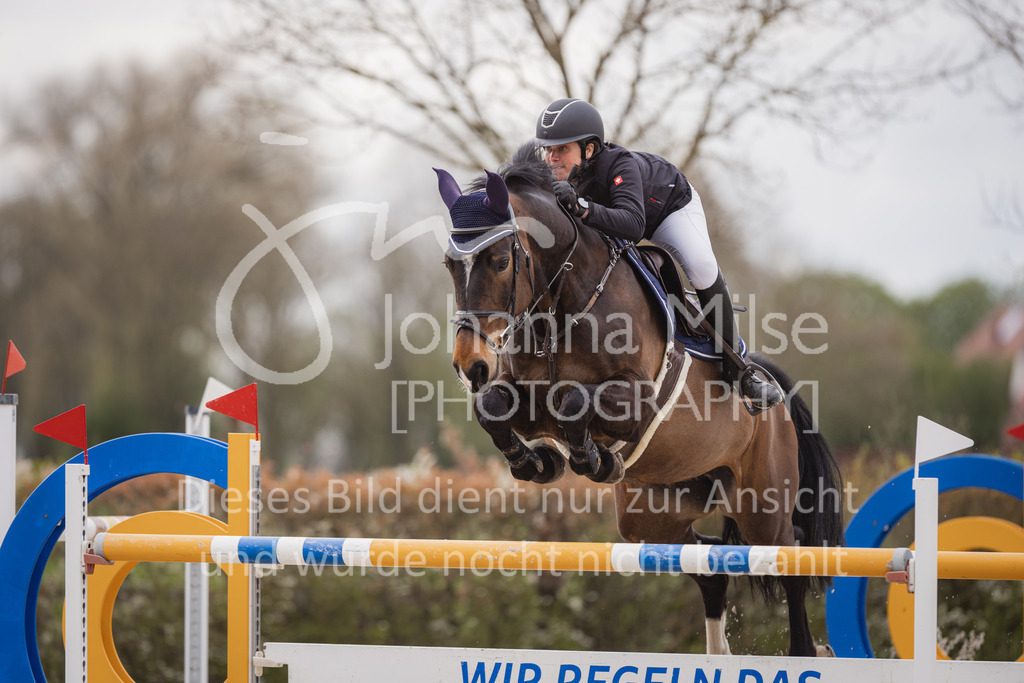 230426_HofSosath_S-Spr-406 | Deine schönsten Turniermomente als professionelle Fotos! Entdecke hochwertige Pferdesport-Fotografie im Online-Shop. Jetzt Fotos finden & bestellen!