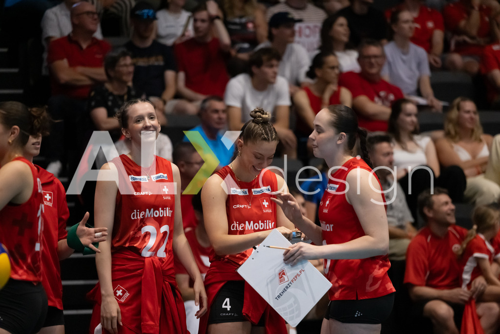 Austria v Switzerland - CEV European League Women | KRIENS, SWITZERLAND - JUNE 14: LEANA ZUVIC of Switzerland, FIONA MAEDER of Switzerland  and CHARLOTTE SCHNEIDER of Switzerland during the CEV European League match between Austria and Switzerland at Pilatus Arena on June 14, 2026 in Kriens, Switzerland. - Realisiert mit Pictrs.com