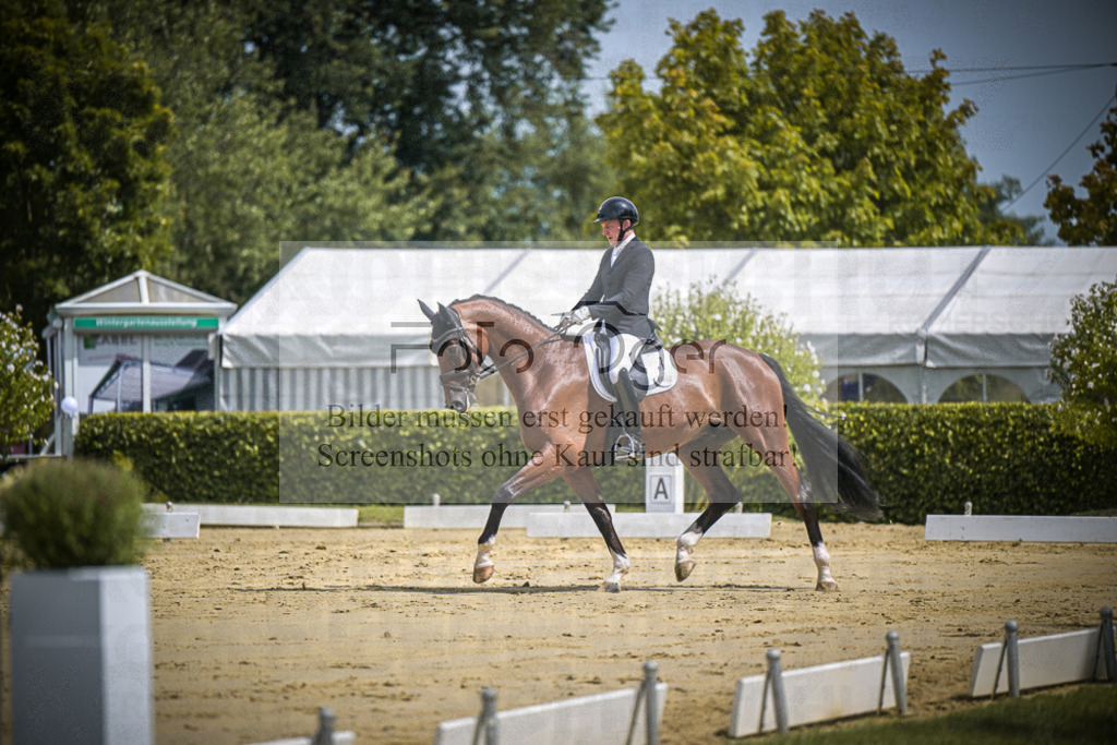 DOS_0571 | Entdecke hochwertige Reitturnierfotos von Foto Oger. Professionell, emotional und authentisch – jetzt Lieblingsmomente im Shop bestellen.Deutschlandweite Turnierfotografie. - Realisiert mit Pictrs.com