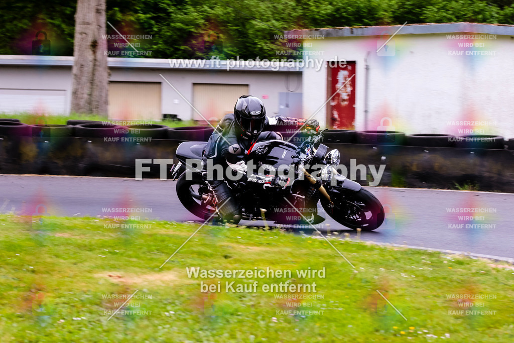 MotoTeamVBK-20449 | Hier findet Ihr Bilder von Touristenfahrten auf der Nürburgring Nordschleife oder von anderen Veranstaltungen die ich besucht habe. Viel Spass beim Durch Schauen 