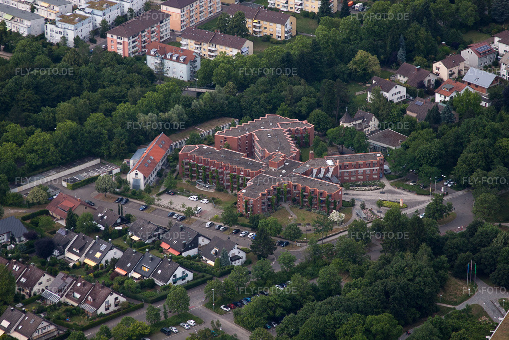 Luftbild: Caritas Seniorenzentrum am Horbachpark in Ettlingen im Bundesland Baden-Württemberg in Deutschland. Foto: IMG_66723.jpg vom 07.06.2014 durch Werner Riehm/FLY-FOTO.de