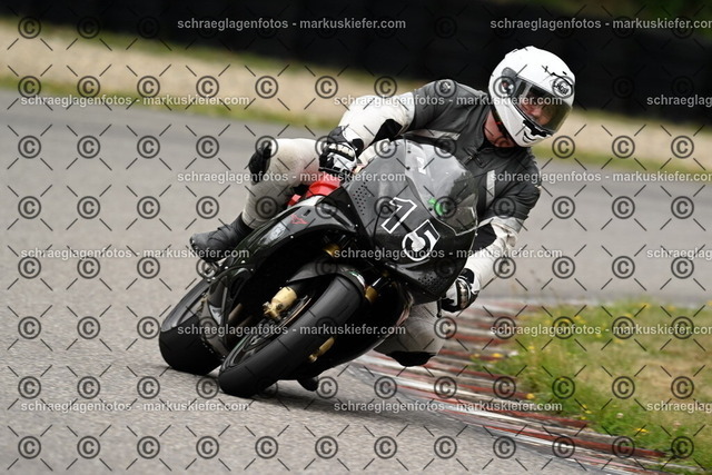 25bt02-1219 | markuskiefer.com - Realisiert mit Pictrs.com