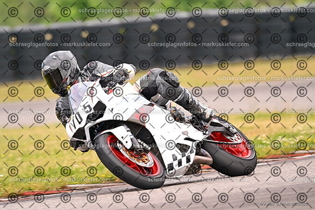 25bt02-0234 | markuskiefer.com - Realisiert mit Pictrs.com