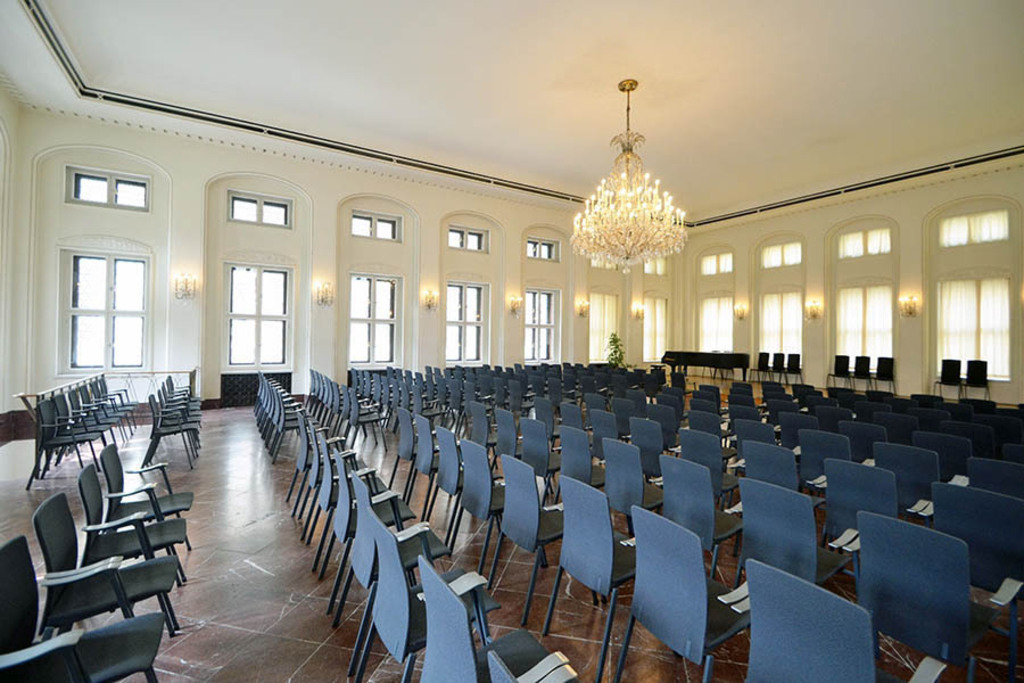 Foto: Leipzig - Alte Handelsbörse - Börsensaal | Das Team hinter BILDLEXIKON LEIPZIG bündelt historische wie aktuelle Informationen über die Stadt Leipzig in Text und Bild auf einer Plattform und stellt diese der interessierten Öffentlichkeit zur Verfügung.