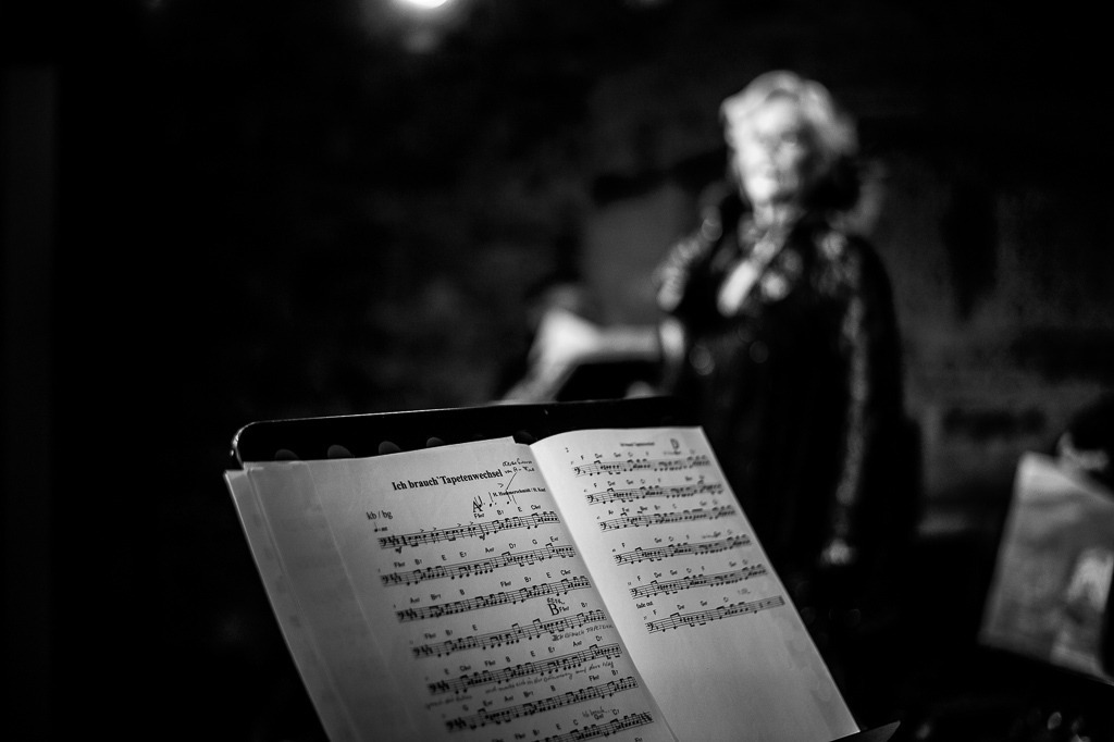 Konzert Dorit Gäbler | Dorit Gäbler im Forte Belvedere Leisnig zum Festival Hallo Leisnig 2022. - Realisiert mit Pictrs.com