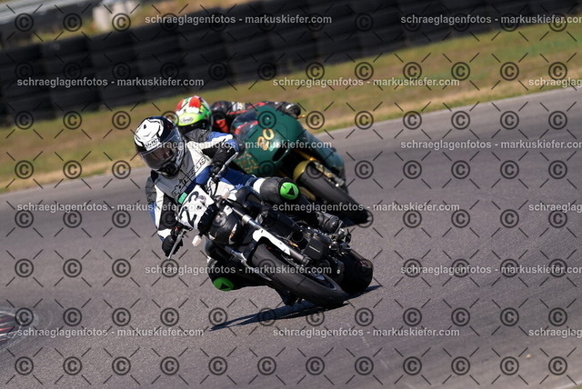 26bt04-2200 | markuskiefer.com - Realisiert mit Pictrs.com