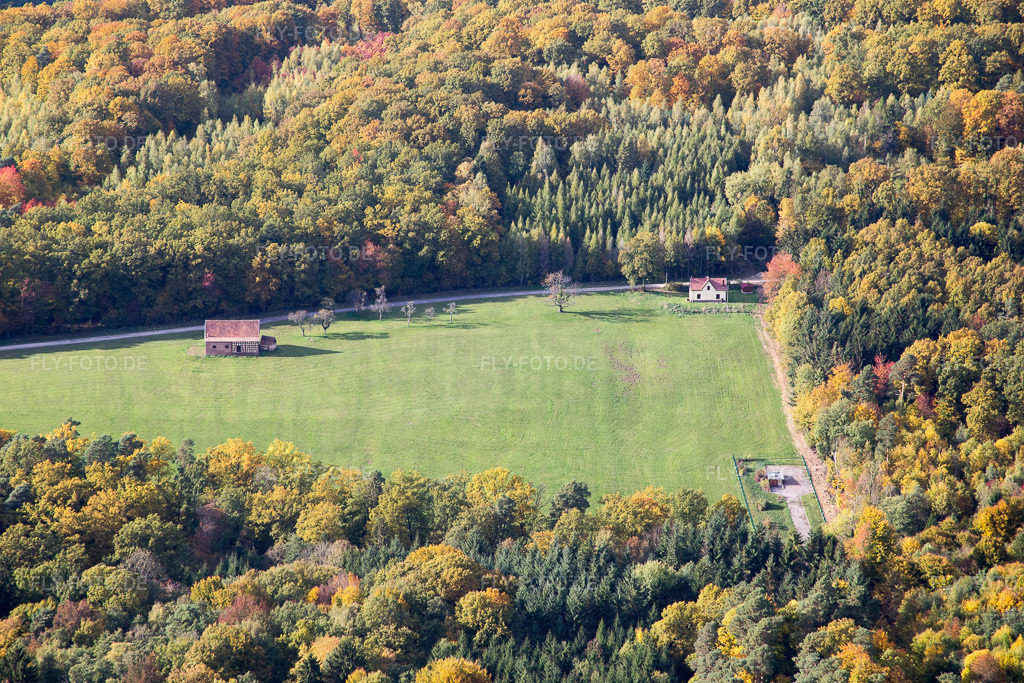 Ortsansicht | Luftbild: Ortsansicht in Nehwiller-près-Wœrth im Bundesland Bas-Rhin in Frankreich. Foto: IMG_084613.jpg vom 23.10.2015 durch Werner Riehm/FLY-FOTO.de - Realisiert mit Pictrs.com