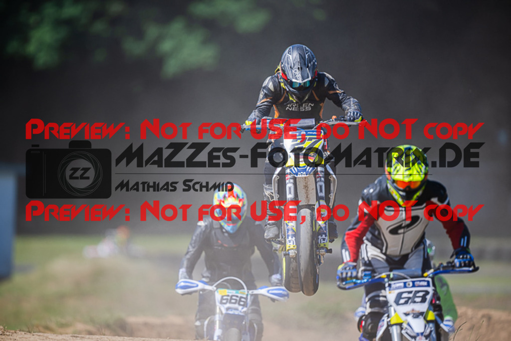 MaZZes_FotoMatrix_220702_5541 | UE40