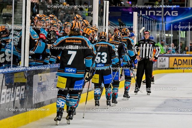 AUT, ICE, Black Wings Linz (AUT) vs Asiago Hockey (ITA) | 01.10.2024, Eishalle Linz, AUT, ICE Eishockey Liga, Black Wings Linz (AUT) vs Asiago Hockey (ITA), im Bild rejoiceing Players of Steinbach Black Wings Linz, Team of Steinbach Black Wings Linz// ICE win2day Hockey League Match between Black Wings Linz (AUT) vs Asiago Hockey (ITA) in Linz, Austria on 2024/10/01