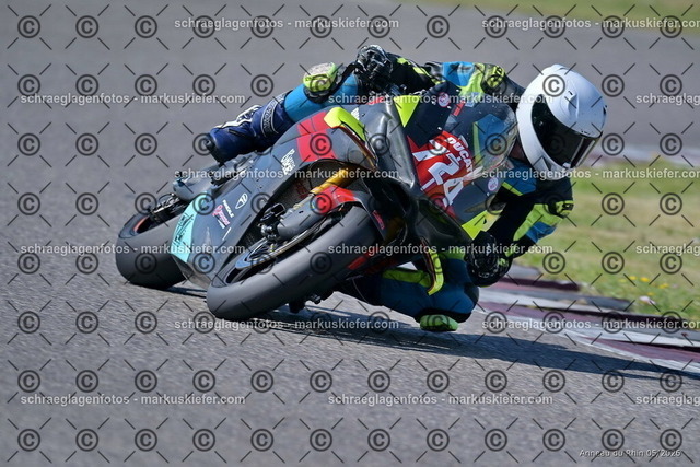 26BT02-0374 | markuskiefer.com - Realisiert mit Pictrs.com