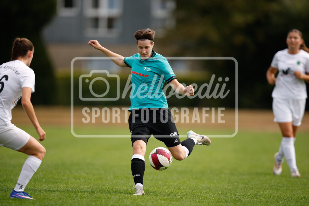 Fußball I Frauen I Westfalenpokal 26-27 I DJK GW Amelsbüren - SSV Rhade  I 18733 | Maike Sicking (22, SSV Rhade) schießt den Ball. - Realisiert mit Pictrs.com