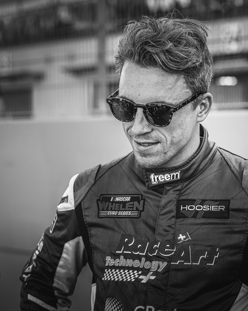 EURONASCAR OSCHERSLEBEN | Exklusive Motorsport-Fotografie aus Leipzig von TXO Media – für Rennfahrer, Teams & Sponsoren. Sausemuth liefert starke Bilder, die Emotion zeigen. Jetzt buchen & glänzen! - Realisiert mit Pictrs.com