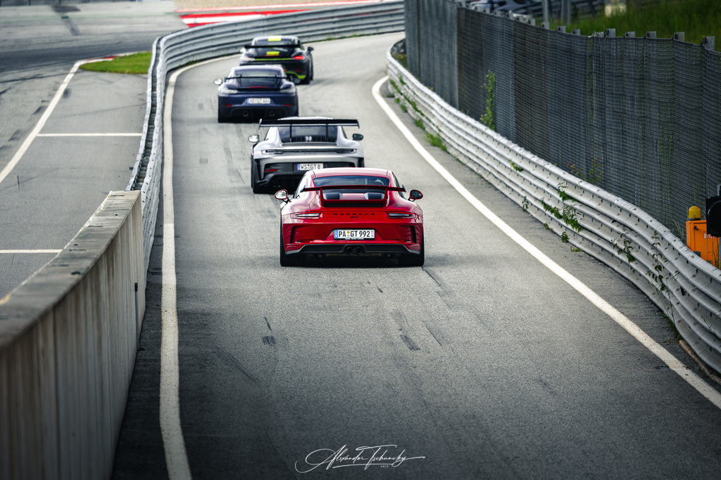 R6PZ0632 _Alexander Tschuncky | Entdecken Sie die faszinierende Welt von Alexander Tschuncky Arts: Kreative Fotografie, atemberaubende Automobilkunst und hochwertiger Bilderdruck. Lassen Sie sich inspirieren! - Realisiert mit Pictrs.com