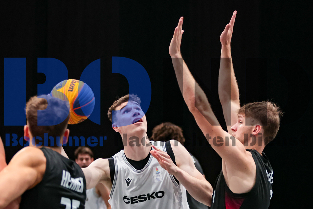 SES_RRG3x320250720-90 | bond - Realisiert mit Pictrs.com