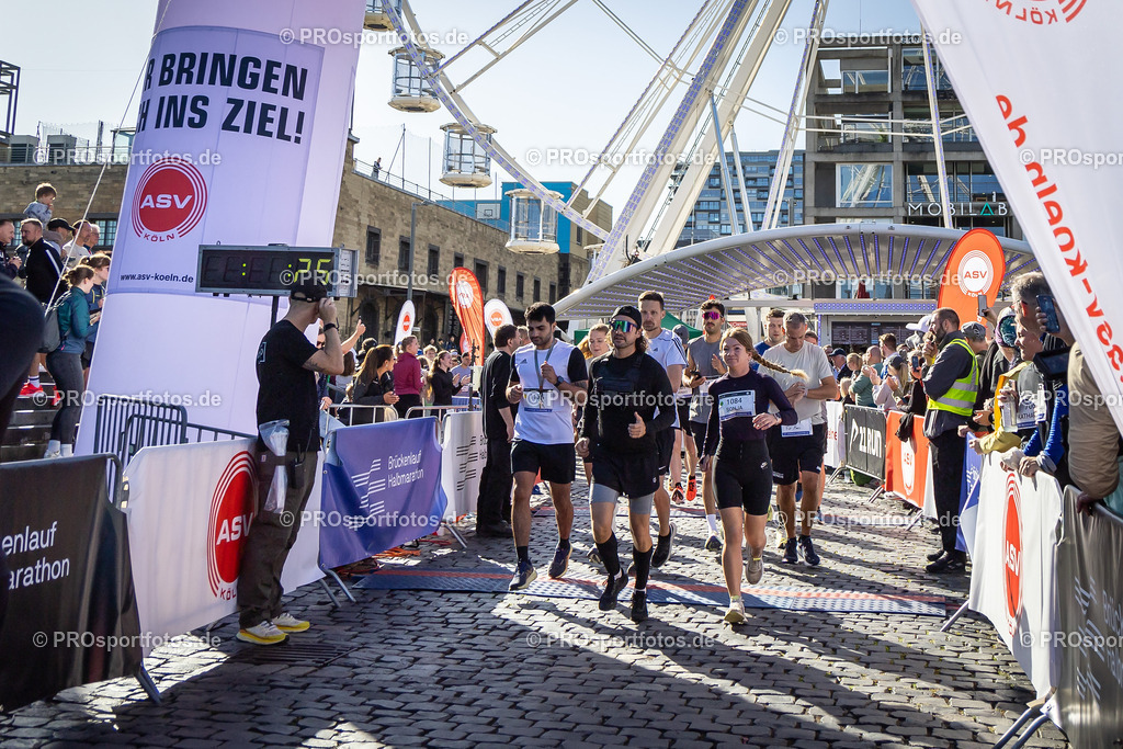 44. Kölner Brückenlauf; Koeln, 14.09.25 | Impressionen vom 44. Kölner Brückenlauf am 14.09.25 am Schokoladenmuseum in Koeln. Foto: BEAUTIFUL SPORTS/Leah Kohring