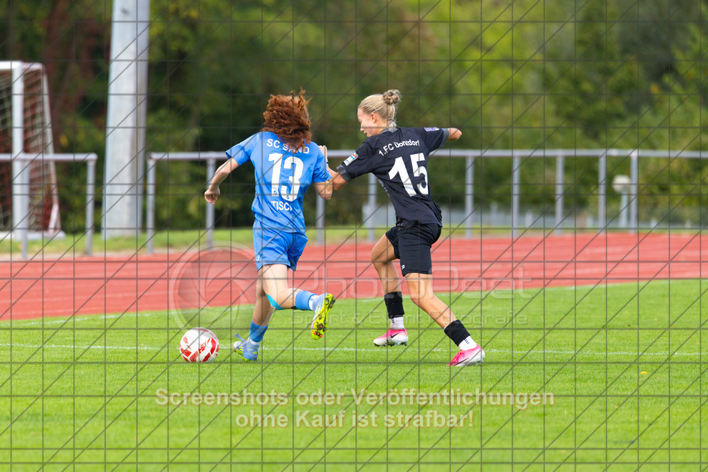 20261010_143444_0233_(c)_by_PhotoPeet | #,1.FC Donzdorf (schwarz) vs. SC Sand (blau), Fußball, EnBW-Oberliga B -Juniorinnen, 05. Spieltag, Saison 2026/2027, Rasenplatz Lautertal Stadion, Süßener Straße 16, 73072 Donzdorf, 10.10.2026 - 14:00 Uhr,Foto: PhotoPeet / Sport- &amp; Eventfotografie / Peter Harich