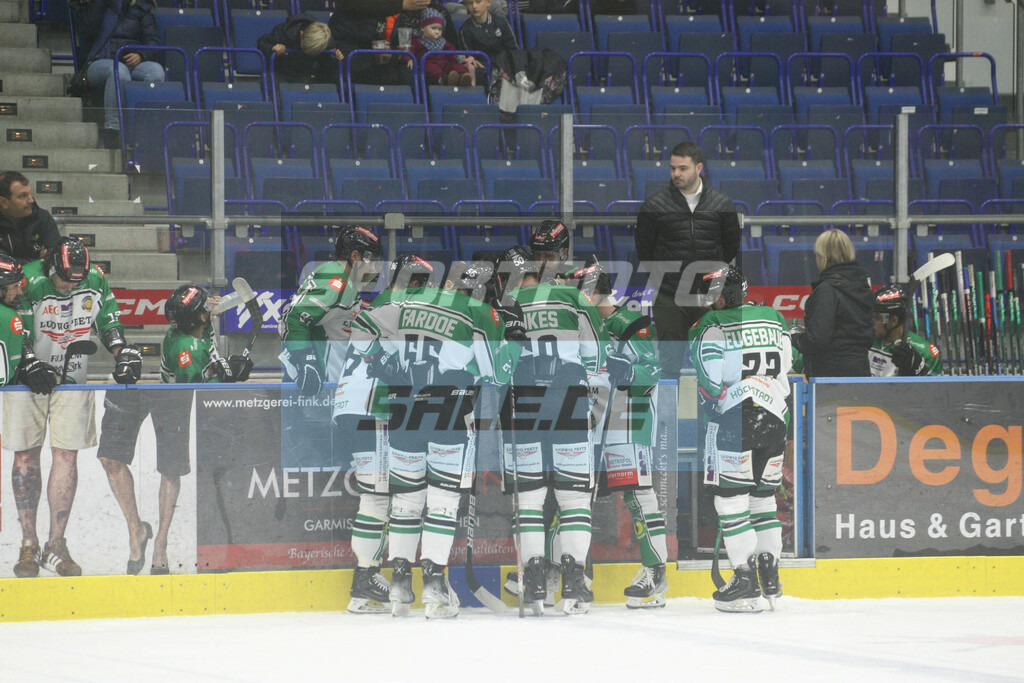 SC Riessersee - Höchstadt Alligators | Auszeit Höchstadt - Eishockey Oberliga Süd SC Riessersee - Höchstadt Alligators - © Sportfoto-Sale (MK) - Realisiert mit Pictrs.com