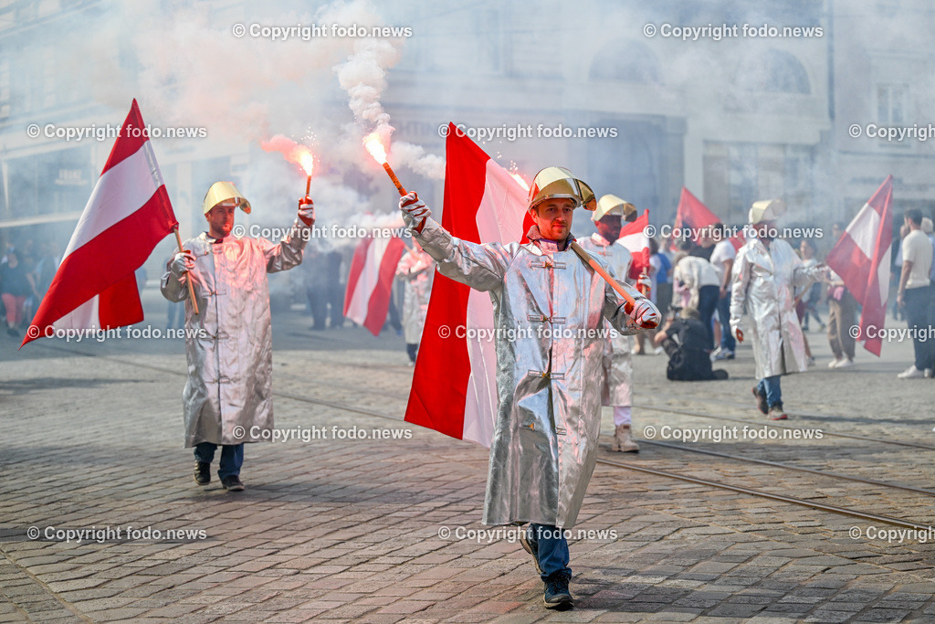 Hauptplatz Linz_ 1. Mai Umzug 2024_ 01.05.2024-56 | 01.05.2024, Hauptplatz Linz, AUT, Hauptplatz Linz, im Bild 1. Mai Umzug 2024 Linz Hauptplatz, SPOE 