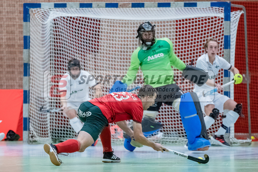 HK_20231216_107398 | 1. Bundesliga Herren  Crefelder HTC - Blau Weiß Köln am 16.12.2023 Sporthalle Glockenspitz, Krefeld , Boomes Anton ( Crefelder HTC #23 )