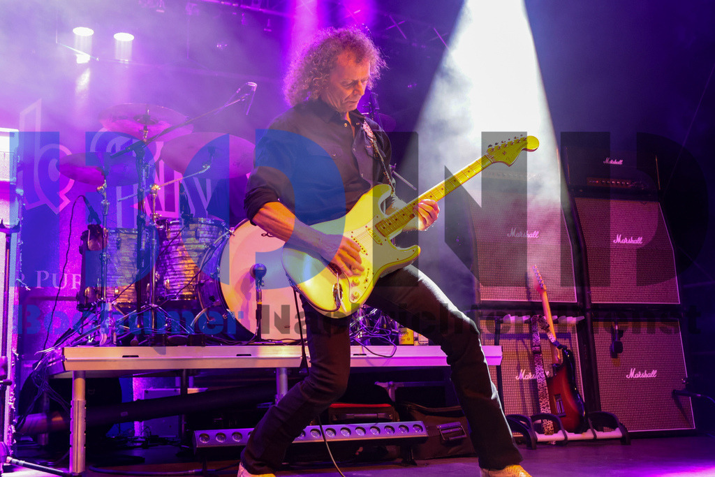 Purple Rising  {date} -  | {headline}(Foto: Sebastian Sendlak / BOND) - Realisiert mit Pictrs.com