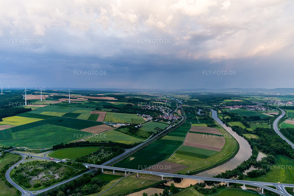 Luftbild: Brücke der B303 über den Main in Gädheim im Bundesland Bayern in Deutschland. Foto: IMG_107183.jpg vom 09.05.2018 durch Werner Riehm/FLY-FOTO.de