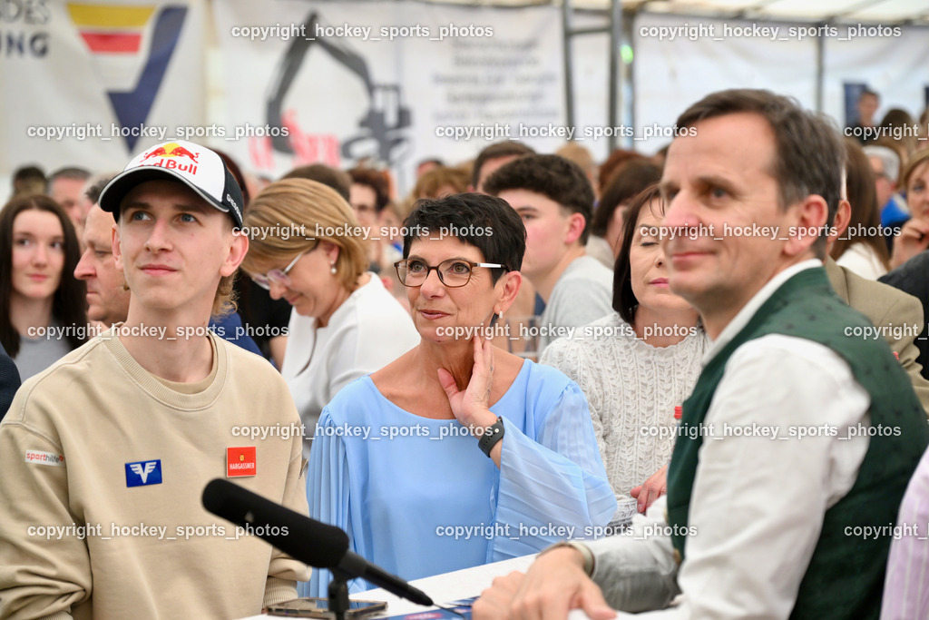 Empfang Daniel Tschofenig | Einzug Daniel Tschofenig, Mama Monika Tschofenig, Papa Gerhard Tschofenig, Empfang Daniel Tschofenig, Empfang Daniel Tschofenig am 10.05.2025 in Hohenthurn (Mehrzweckhaus Hohenthuurn), Austria, (Photo by Bernd Stefan)