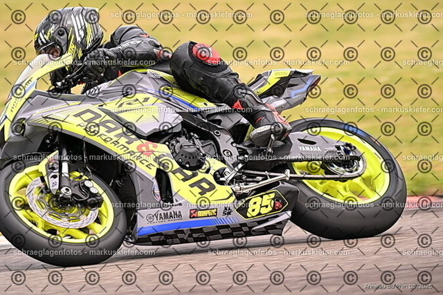 25bt02-0221 | markuskiefer.com - Realisiert mit Pictrs.com