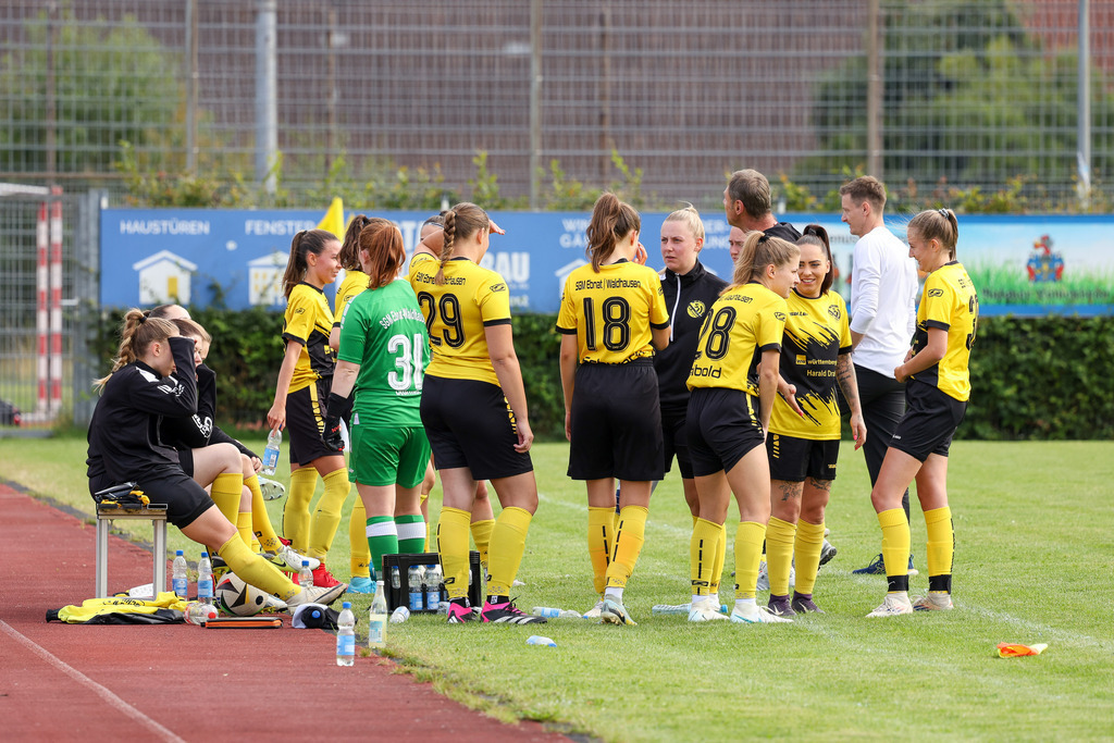 Fußball I FRAUEN I Saison 2025-2026 I Freundschaftsspiel I SGM Ebnat-Waldhausen - 1FC Heidenheim 1846 2 I_250823_3183 | Fotopresso – Sportfotografie in Heidenheim & Umgebung. Professionelle Sportfotografie für unvergessliche Momente. Dynamische Action-Shots, emotionale Szenen & hochwertige Bilder. - Realisiert mit Pictrs.com