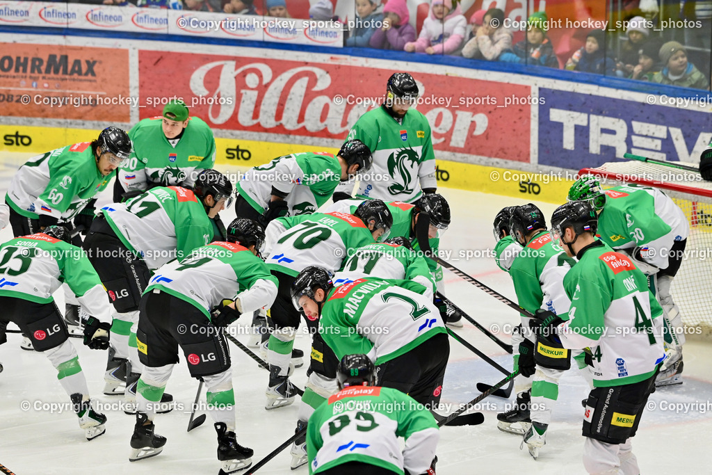 EC IDM WÄRMEPUMPEN VSV vs. Olimpija Ljubljana | Olimpija Ljubljana Mannschaft, EC IDM WÄRMEPUMPEN VSV vs. Olimpija Ljubljana, EC IDM WÄRMEPUMPEN VSV vs. Olimpija Ljubljana am 01.02.2026 in Villach (Stadthalle Villach), Austria, (Photo by Bernd Stefan)