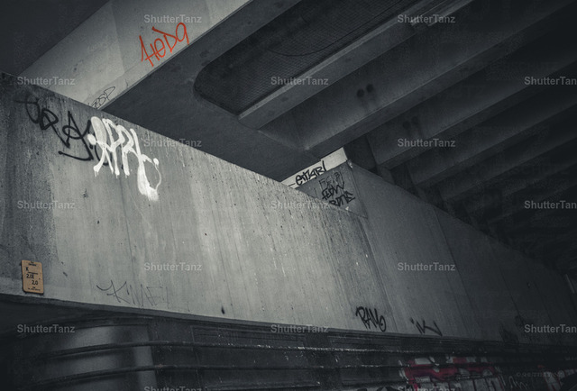 Ceiling | SHUTTERTANZ - Realisiert mit Pictrs.com