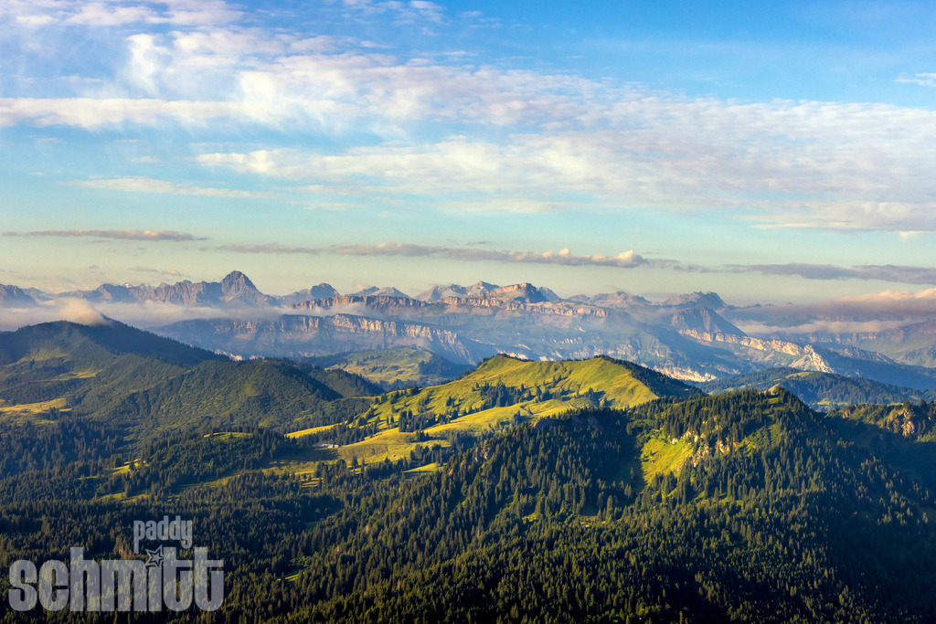 PS-Bergwelt-2026-117 | Entdecke die größte Bildgalerie der Region mit Fotografien aus dem Allgäu, der Bodenseeregion, Oberschwaben, dem Donautal und der Schwäbischen Alb. Landschaften, Luftaufnahmen und Reisefotografie als Wandbild und Fotokunst. - Realisiert mit Pictrs.com