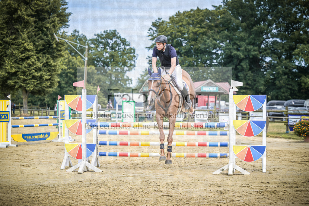 DOS_6662 | Entdecke hochwertige Reitturnierfotos von Foto Oger. Professionell, emotional und authentisch – jetzt Lieblingsmomente im Shop bestellen.Deutschlandweite Turnierfotografie. - Realisiert mit Pictrs.com