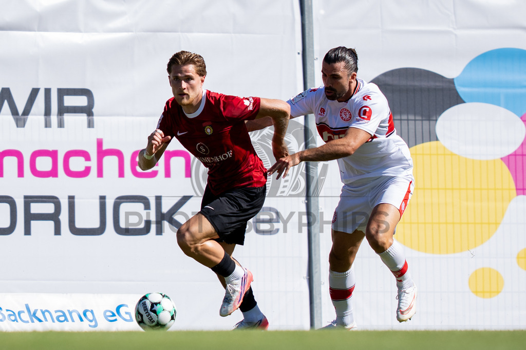 SG Sonnenhof Großaspach vs. Fortuna Köln, Fussball, 3. Liga, 1. Spieltag, 08.08.2026 | Zweikampf zwischen Tim Rossmann (SG Sonnenhof Großaspach, #11) und,SG Sonnenhof Großaspach vs. Fortuna Köln, Fussball, 3. Liga, 1. Spieltag, 08.08.2026,DFB regulations prohibit any use of photographs as image sequences and/or quasi-video
