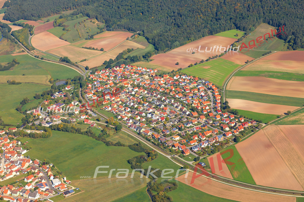 Die Luftaufnahme der Stadt Reckendorf wurde vom UL-Flugzeug heraus erstellt ( keine Drohne )- hohe Auflösung für beste Qualität