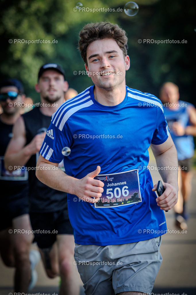 Sparda-Bank Nachtlauf Bonn; Bonn, 18.06.2025 | Impressionen vom Sparda-Bank Nachtlauf Bonn am 18.06.2025 in Bonn (Nordrhein-Westfalen). 