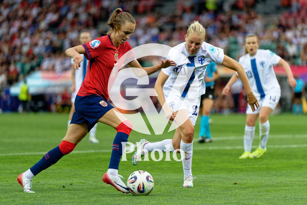 Norway v Finland - UEFA Women's EURO 2025 Group A | SION, SWITZERLAND - JULY 6: Caroline Graham Hansen of Norway (L)  and Eveliina Summanen of Finland (R) fight for possession  during the UEFA Womens EURO 2025 Group A match between Norway and Finland at Stade de Tourbillon on July 6, 2025 in Sion, Switzerland. (Photo by Giuseppe Velletri/Sports Press Photo/Getty Images)