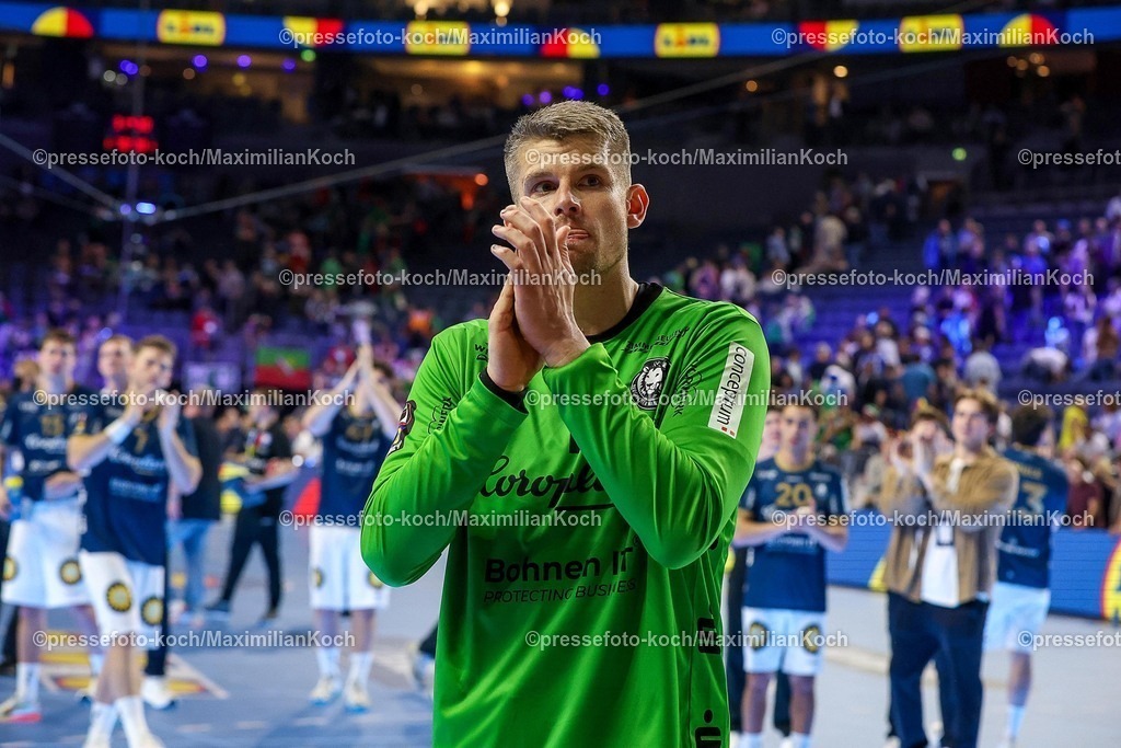 xSSCx18042602032 | 18.04.2026, xsscx, Handball, DHB-Pokal Lidl Final4, Halbfinale, Bergischer HC - SC Magdeburg, Saison 2025 / 2026 Herren, Lanxess Arena, Köln: Christopher Rudeck (Bergischer HC #01) feiert den Sieg über den SC Magdeburg Torhüter Christopher Rudeck (BHC #01)   Photo: xSandraxScherningxPressefotoKochx