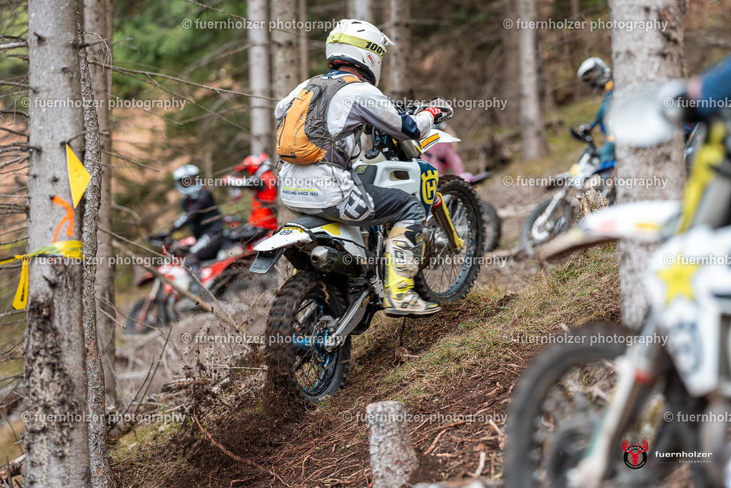 fuernholzer_251026-C2-195 | Fotografische Impressionen von der Red Stag Enduro Extreme by fuernholzer-photography.com. Endurosport in Österreich fotografisch festgehalten von fuernholzer. Auftragsfotografie für Private, Gewerbefotos und Industriefotografie. Eventfotografie, Sportfotografie und Motorsportfotografie. Anbieter von Fotoworkshops, Fototraining, fotografischen Vorträgen und Fotoseminaren.