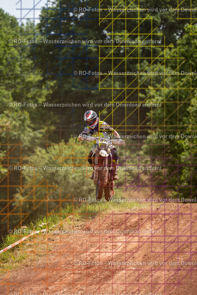 Wolfshausen 5 Lauf -191 | Sportfotografie von RO-Fotos: Motorsport, Motocross, Enduro, Laufveranstaltungen und Triathlon. Professionelle Fotos von Sportlern und Events. - Realisiert mit Pictrs.com