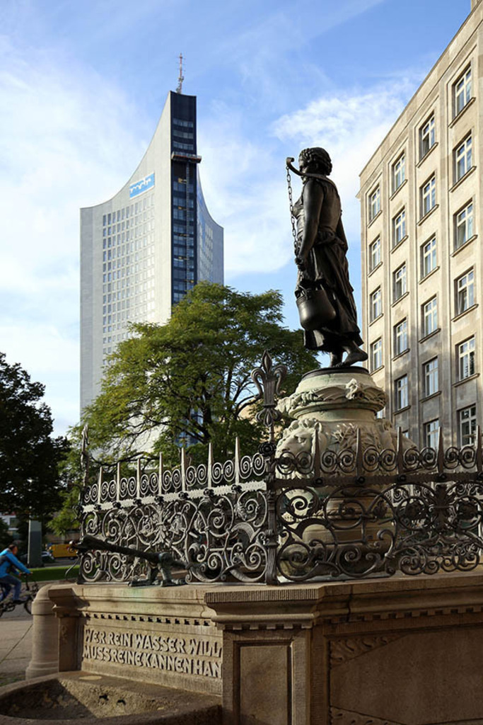 Foto: Leipzig - Mägdebrunnen | Das Team hinter BILDLEXIKON LEIPZIG bündelt historische wie aktuelle Informationen über die Stadt Leipzig in Text und Bild auf einer Plattform und stellt diese der interessierten Öffentlichkeit zur Verfügung.