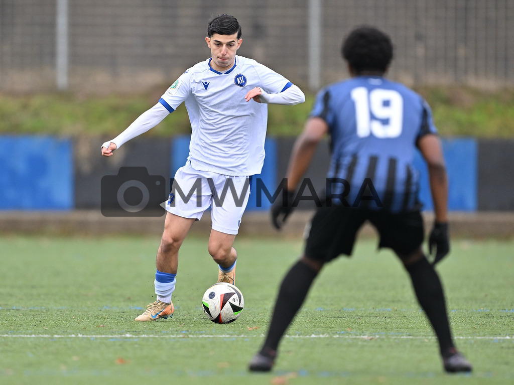 Fussball I Herren I Saison 2025-2026 I Bundesliga I 6. Spieltag I Eintracht Frankfurt - FC Bayern München  | MWMARA - Realisiert mit Pictrs.com