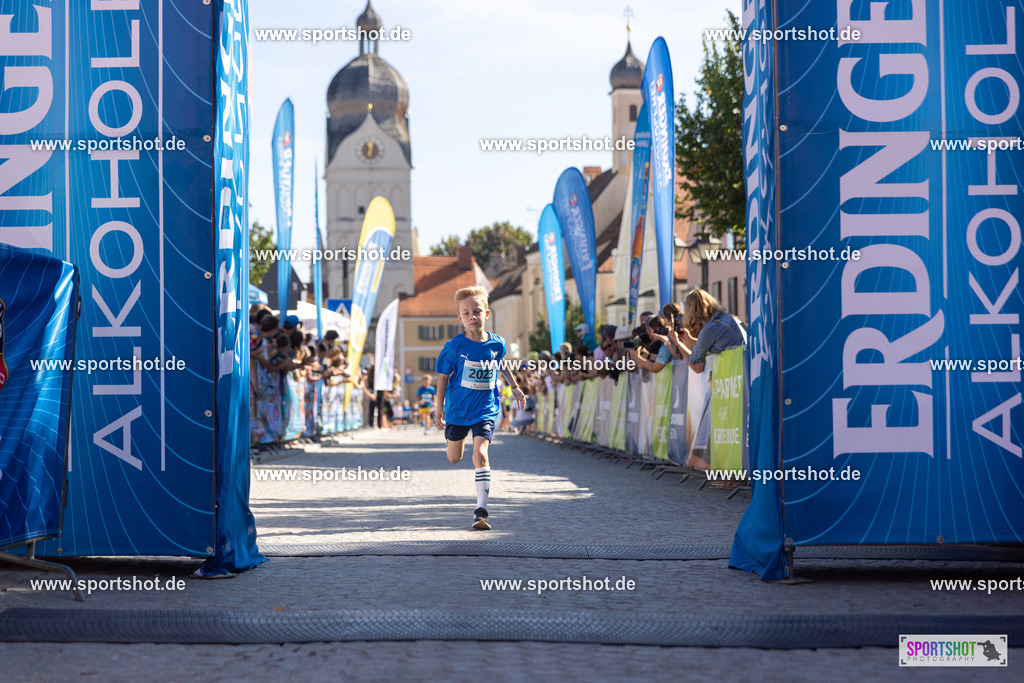 VJ__2893 | Stadtlauf Erding 2025 #stadtlauferding #erdingstadtlauf #stadtlauf_erding #laufmotivation #trisporterding #yourpictrs #sportshot_your_pictrs