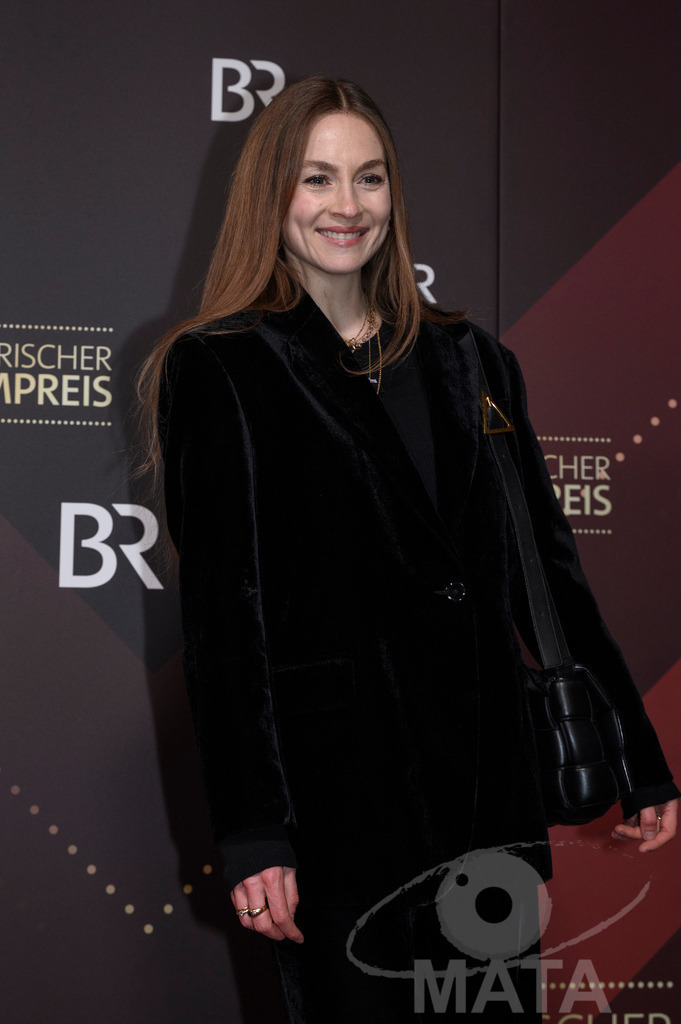 _DWI4981 | Teresa Klamert bei der Verleihung des 47. Bayerischen Filmpreises 2026  im Prinzregententheater. München, Deutschland. Der Bayerische Filmpreis wird seit 1979 von der Bayerischen Staatsregierung verliehen, um die Bedeutung des Kinofilms als Kulturgut herauszustellen - Realisiert mit Pictrs.com