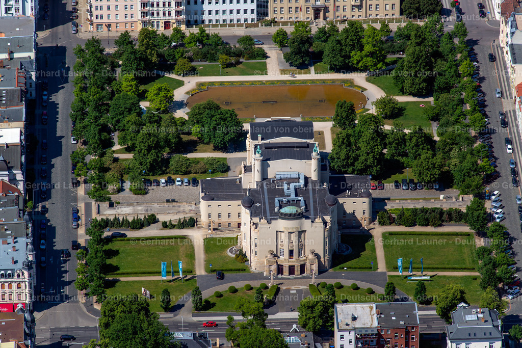 3803286 | Das Staatstheater Cottbus ist das einzige staatliche Theater in Brandenburg. Das Vierspartentheater bietet in Cottbus Vorstellungen der eigenen Ensembles für Schauspiel, Musiktheater (Oper, Operette, Musical), Orchester und Ballett.