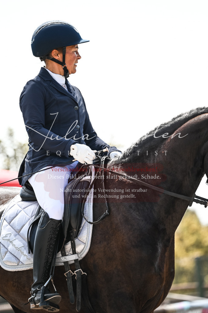 DSC_5388 | Pferde- und Turnierfotografie in Westsachsen. Pferdeportraits, Auftragszeichnungen und intuitive Kunst.