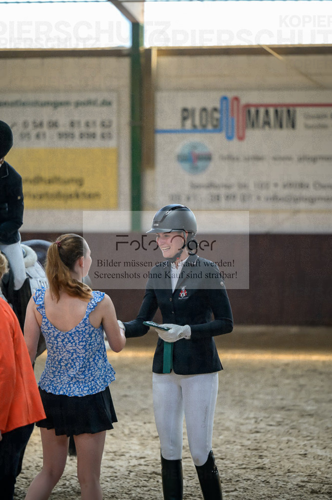 Reitturnier Voxtrup | Entdecke hochwertige Reitturnierfotos von Foto Oger. Professionell, emotional und authentisch – jetzt Lieblingsmomente im Shop bestellen.Deutschlandweite Turnierfotografie. - Realisiert mit Pictrs.com