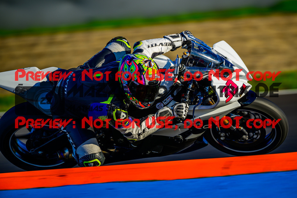 MaZZes_Fotomatrix_20250912_6007705_3720-2 | ROT