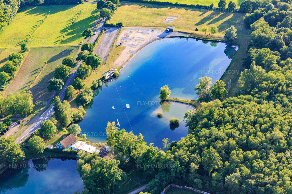 Aerial view: Koba Wakepark in Wittisheim in the state Bas-Rhin, France.Photo: IMG_147355.jpg taken on 05/29/2025 by Werner Riehm/FLY-FOTO.comResolution of the original: 5472 x 3648 pxWWW.KOBAWAKEPARK.FR